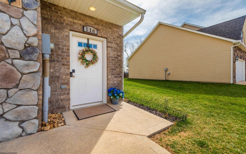 116 Red Oak Lane, Morgantown, West Virginia 26501, 3 Bedrooms Bedrooms, 7 Rooms Rooms,2 BathroomsBathrooms,Single Family Attached,For Sale,Red Oak,10158752