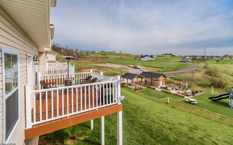 116 Red Oak Lane, Morgantown, West Virginia 26501, 3 Bedrooms Bedrooms, 7 Rooms Rooms,2 BathroomsBathrooms,Single Family Attached,For Sale,Red Oak,10158752