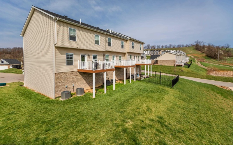 116 Red Oak Lane, Morgantown, West Virginia 26501, 3 Bedrooms Bedrooms, 7 Rooms Rooms,2 BathroomsBathrooms,Single Family Attached,For Sale,Red Oak,10158752