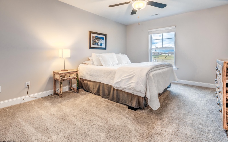 116 Red Oak Lane, Morgantown, West Virginia 26501, 3 Bedrooms Bedrooms, 7 Rooms Rooms,2 BathroomsBathrooms,Single Family Attached,For Sale,Red Oak,10158752