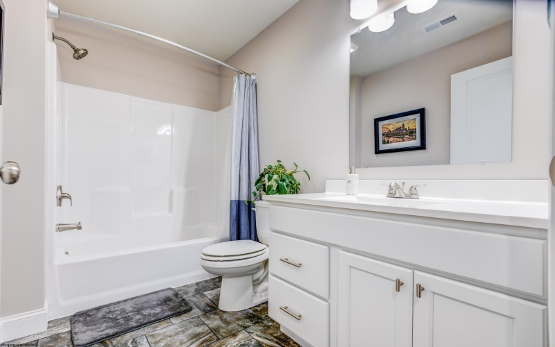 116 Red Oak Lane, Morgantown, West Virginia 26501, 3 Bedrooms Bedrooms, 7 Rooms Rooms,2 BathroomsBathrooms,Single Family Attached,For Sale,Red Oak,10158752