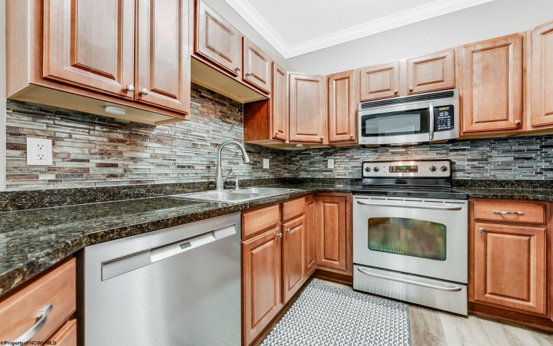 2511 Suncrest Village, Morgantown, West Virginia 26505, 2 Bedrooms Bedrooms, 4 Rooms Rooms,2 BathroomsBathrooms,Single Family Attached,For Sale,Suncrest,10158750