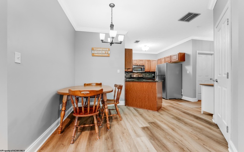 2511 Suncrest Village, Morgantown, West Virginia 26505, 2 Bedrooms Bedrooms, 4 Rooms Rooms,2 BathroomsBathrooms,Single Family Attached,For Sale,Suncrest,10158750