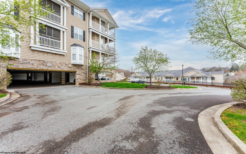 2511 Suncrest Village, Morgantown, West Virginia 26505, 2 Bedrooms Bedrooms, 4 Rooms Rooms,2 BathroomsBathrooms,Single Family Attached,For Sale,Suncrest,10158750