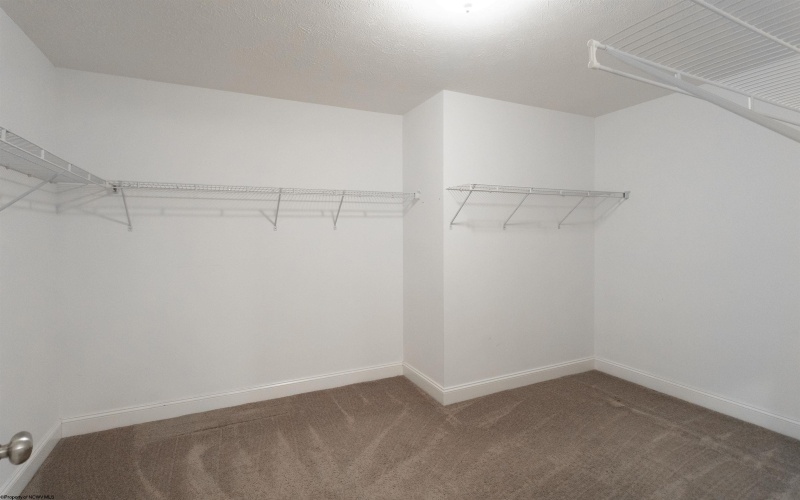204 Mimosa Lane, Bridgeport, West Virginia 26330, 4 Bedrooms Bedrooms, 8 Rooms Rooms,3 BathroomsBathrooms,Single Family Attached,For Sale,Mimosa,10158764