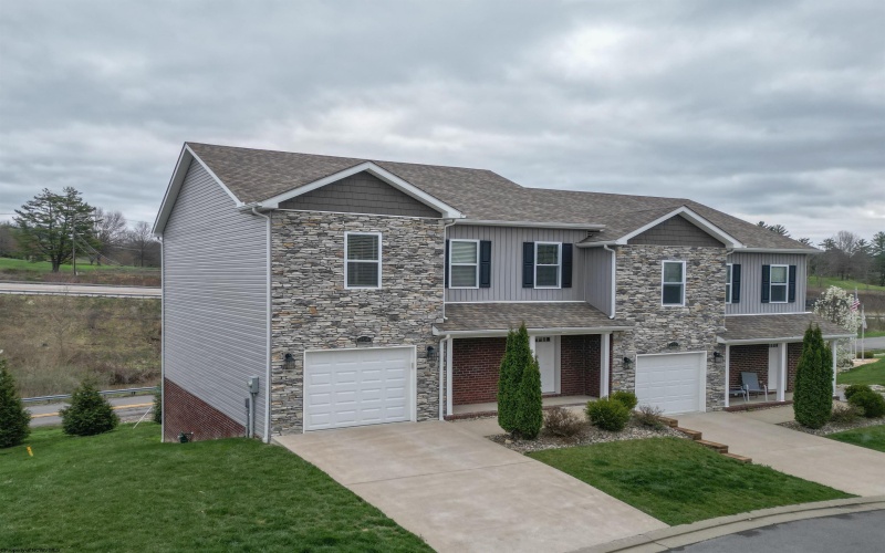 204 Mimosa Lane, Bridgeport, West Virginia 26330, 4 Bedrooms Bedrooms, 8 Rooms Rooms,3 BathroomsBathrooms,Single Family Attached,For Sale,Mimosa,10158764