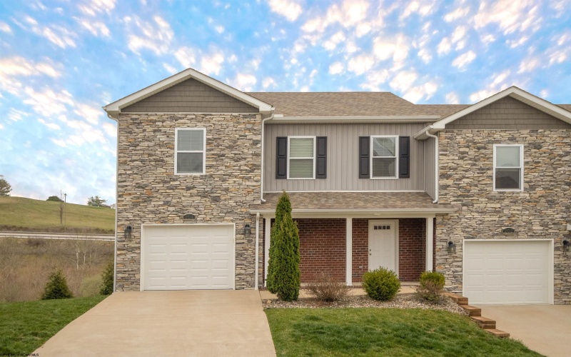204 Mimosa Lane, Bridgeport, West Virginia 26330, 4 Bedrooms Bedrooms, 8 Rooms Rooms,3 BathroomsBathrooms,Single Family Attached,For Sale,Mimosa,10158764