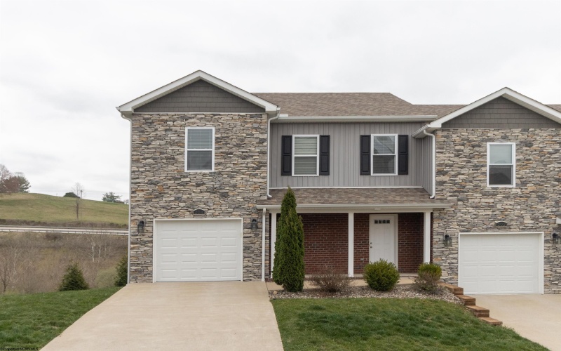 204 Mimosa Lane, Bridgeport, West Virginia 26330, 4 Bedrooms Bedrooms, 8 Rooms Rooms,3 BathroomsBathrooms,Single Family Attached,For Sale,Mimosa,10158764