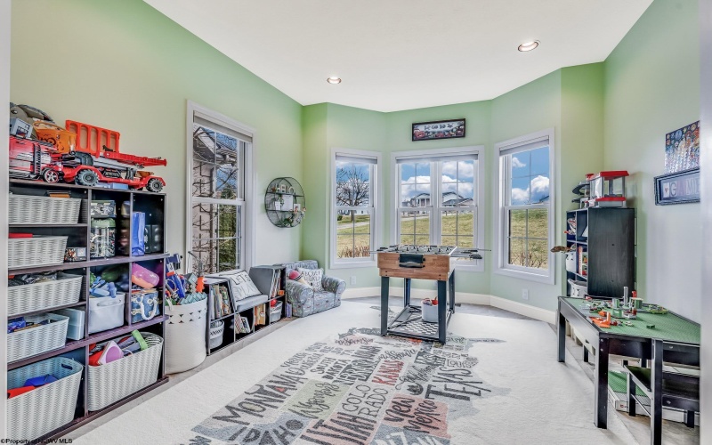 60 Heritage Hills Road, Uniontown, Pennsylvania 15401, 3 Bedrooms Bedrooms, 8 Rooms Rooms,2 BathroomsBathrooms,Single Family Detached,For Sale,Heritage Hills,10158761