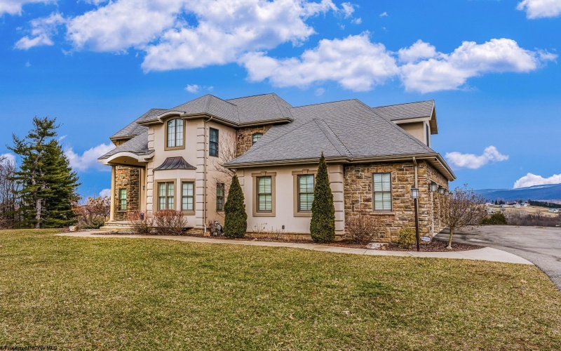 60 Heritage Hills Road, Uniontown, Pennsylvania 15401, 3 Bedrooms Bedrooms, 8 Rooms Rooms,2 BathroomsBathrooms,Single Family Detached,For Sale,Heritage Hills,10158761