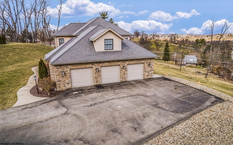 60 Heritage Hills Road, Uniontown, Pennsylvania 15401, 3 Bedrooms Bedrooms, 8 Rooms Rooms,2 BathroomsBathrooms,Single Family Detached,For Sale,Heritage Hills,10158761