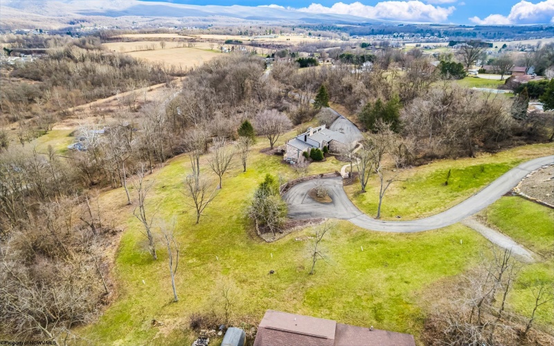 70 Heritage Hills Road, Uniontown, Pennsylvania 15401, 3 Bedrooms Bedrooms, 8 Rooms Rooms,2 BathroomsBathrooms,Single Family Detached,For Sale,Heritage Hills,10158762