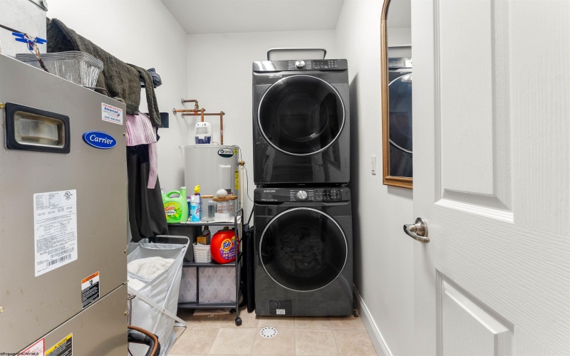 2117 Suncrest Village Drive, Morgantown, West Virginia 26505, 2 Bedrooms Bedrooms, 4 Rooms Rooms,2 BathroomsBathrooms,Single Family Attached,For Sale,Suncrest Village,10158782