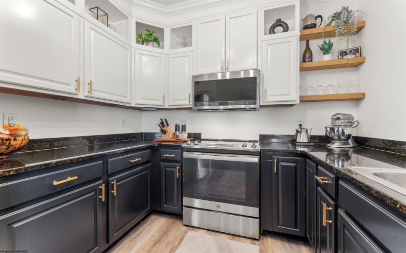 2117 Suncrest Village Drive, Morgantown, West Virginia 26505, 2 Bedrooms Bedrooms, 4 Rooms Rooms,2 BathroomsBathrooms,Single Family Attached,For Sale,Suncrest Village,10158782
