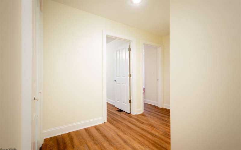24 Fairway Drive, Mount Clare, West Virginia 26408, 3 Bedrooms Bedrooms, 5 Rooms Rooms,2 BathroomsBathrooms,Single Family Attached,For Sale,Fairway,10158791