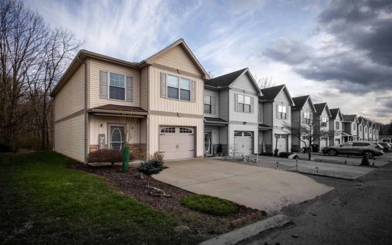 24 Fairway Drive, Mount Clare, West Virginia 26408, 3 Bedrooms Bedrooms, 5 Rooms Rooms,2 BathroomsBathrooms,Single Family Attached,For Sale,Fairway,10158791