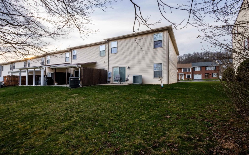 24 Fairway Drive, Mount Clare, West Virginia 26408, 3 Bedrooms Bedrooms, 5 Rooms Rooms,2 BathroomsBathrooms,Single Family Attached,For Sale,Fairway,10158791