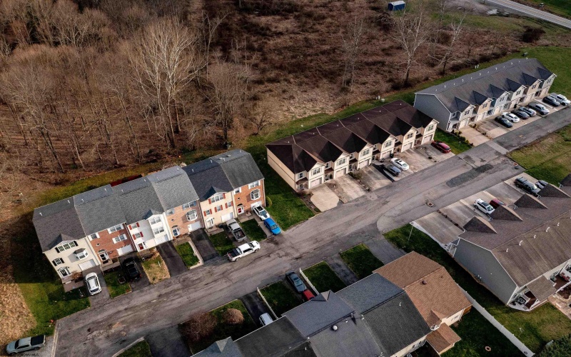 24 Fairway Drive, Mount Clare, West Virginia 26408, 3 Bedrooms Bedrooms, 5 Rooms Rooms,2 BathroomsBathrooms,Single Family Attached,For Sale,Fairway,10158791