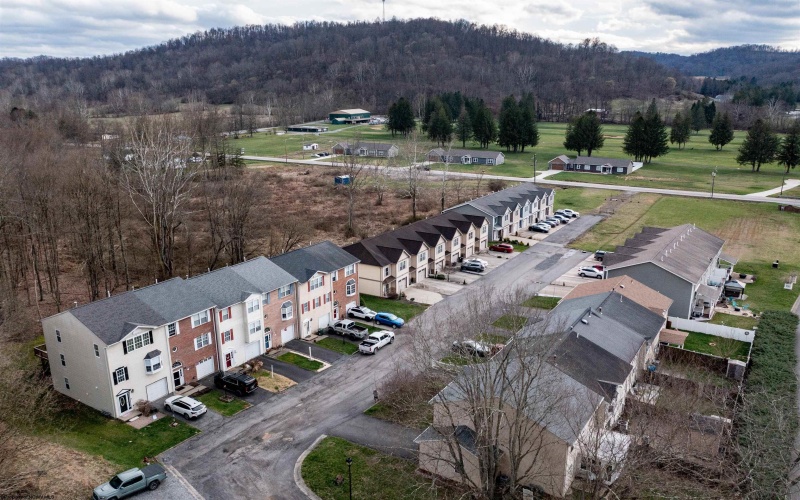 24 Fairway Drive, Mount Clare, West Virginia 26408, 3 Bedrooms Bedrooms, 5 Rooms Rooms,2 BathroomsBathrooms,Single Family Attached,For Sale,Fairway,10158791