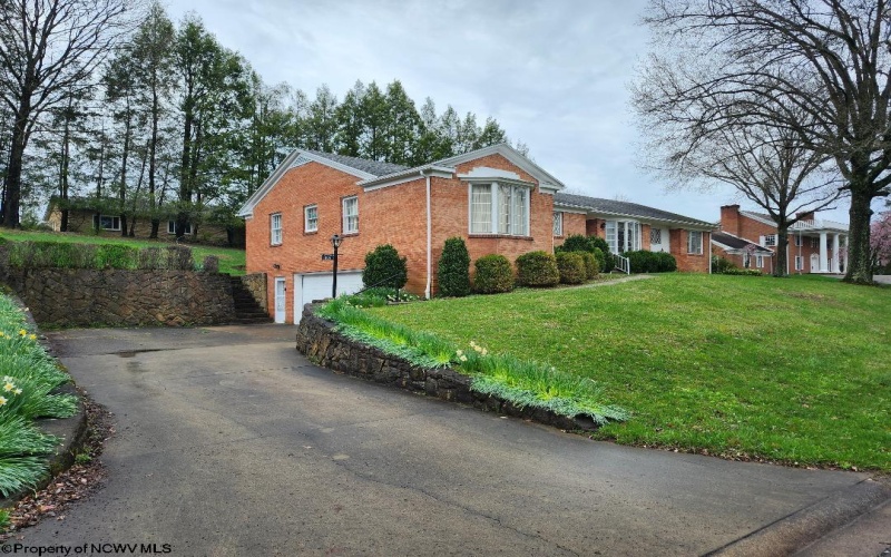 1105 Avalon Road, Fairmont, West Virginia 26554-5004, 4 Bedrooms Bedrooms, 9 Rooms Rooms,2 BathroomsBathrooms,Single Family Detached,For Sale,Avalon,10158785