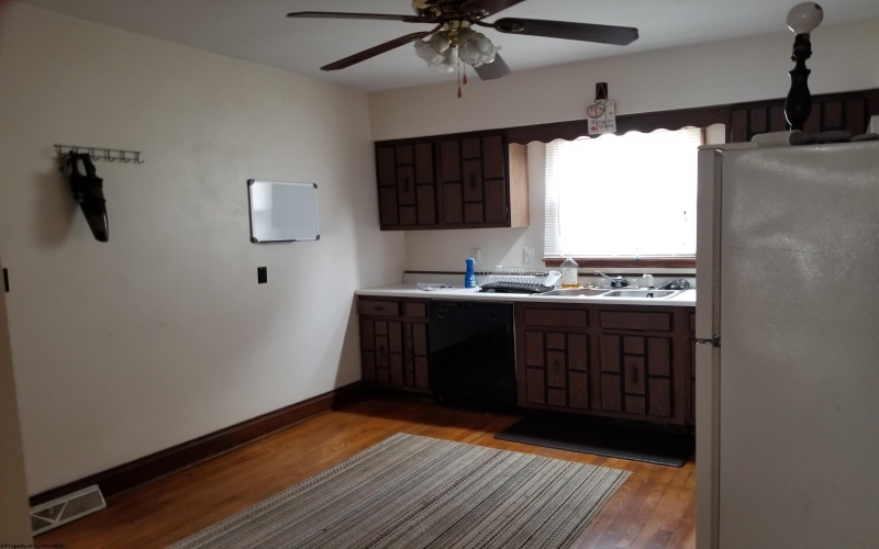 128 Coleman Avenue, Clarksburg, West Virginia 26301, ,Multi-unit/income,For Sale,Coleman,10158795