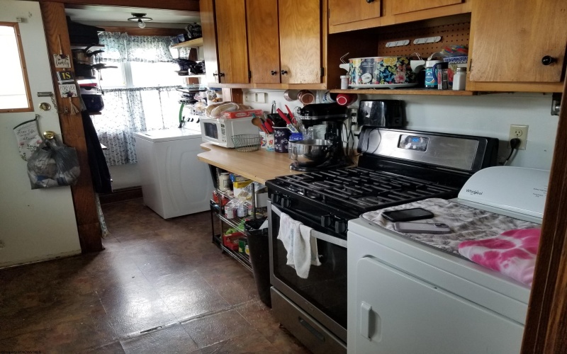 128 Coleman Avenue, Clarksburg, West Virginia 26301, ,Multi-unit/income,For Sale,Coleman,10158795