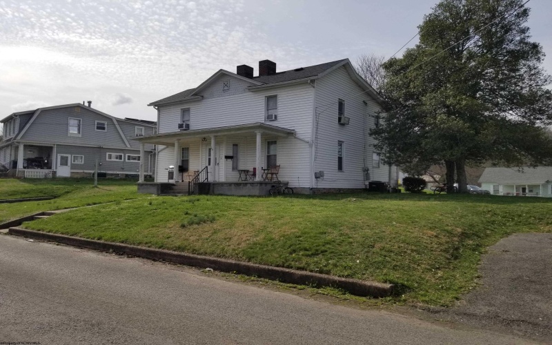 128 Coleman Avenue, Clarksburg, West Virginia 26301, ,Multi-unit/income,For Sale,Coleman,10158795