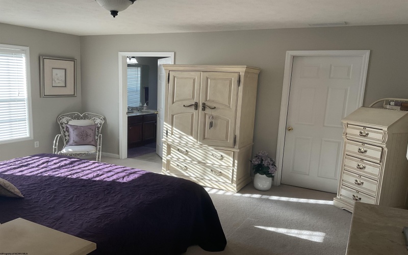 114 Barrington Court, Bridgeport, West Virginia 26330, 3 Bedrooms Bedrooms, 6 Rooms Rooms,2 BathroomsBathrooms,Single Family Attached,For Sale,Barrington,10158823