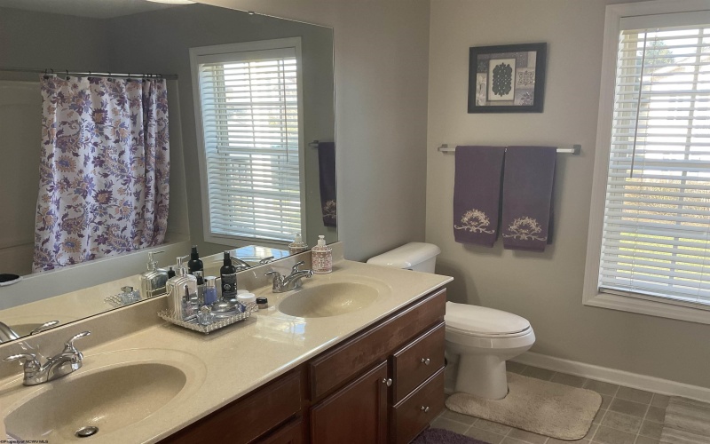 114 Barrington Court, Bridgeport, West Virginia 26330, 3 Bedrooms Bedrooms, 6 Rooms Rooms,2 BathroomsBathrooms,Single Family Attached,For Sale,Barrington,10158823