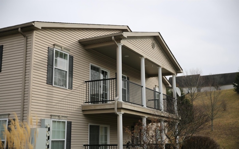 114 Barrington Court, Bridgeport, West Virginia 26330, 3 Bedrooms Bedrooms, 6 Rooms Rooms,2 BathroomsBathrooms,Single Family Attached,For Sale,Barrington,10158823