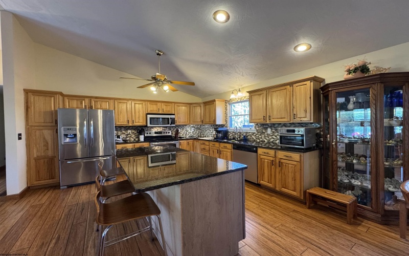 1141 Deerfield Drive, Fairmont, West Virginia 26554, 4 Bedrooms Bedrooms, 7 Rooms Rooms,3 BathroomsBathrooms,Single Family Detached,For Sale,Deerfield,10158856