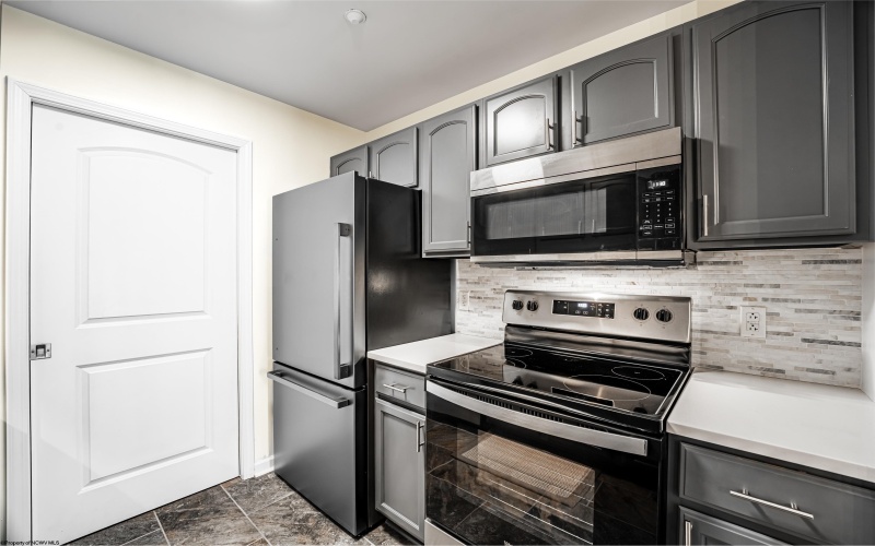 1117-207 University Avenue, Morgantown, West Virginia 26505, 2 Bedrooms Bedrooms, 5 Rooms Rooms,2 BathroomsBathrooms,Single Family Attached,For Sale,University,10158881