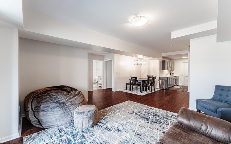 1117-207 University Avenue, Morgantown, West Virginia 26505, 2 Bedrooms Bedrooms, 5 Rooms Rooms,2 BathroomsBathrooms,Single Family Attached,For Sale,University,10158881