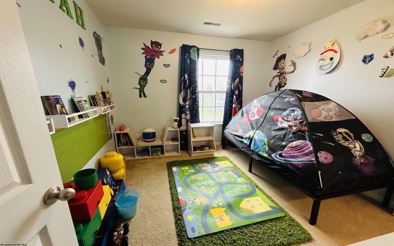 187 Birds Eye View Drive, Morgantown, West Virginia 26501, 3 Bedrooms Bedrooms, 8 Rooms Rooms,2 BathroomsBathrooms,Single Family Attached,For Sale,Birds Eye View,10158892