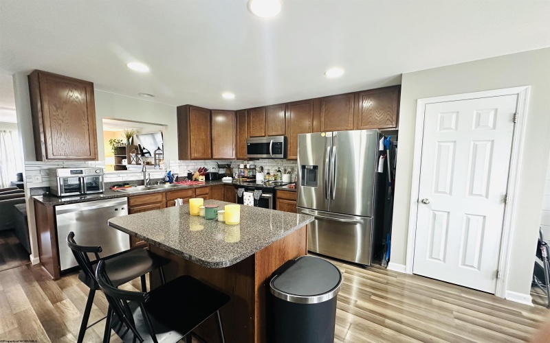 187 Birds Eye View Drive, Morgantown, West Virginia 26501, 3 Bedrooms Bedrooms, 8 Rooms Rooms,2 BathroomsBathrooms,Single Family Attached,For Sale,Birds Eye View,10158892
