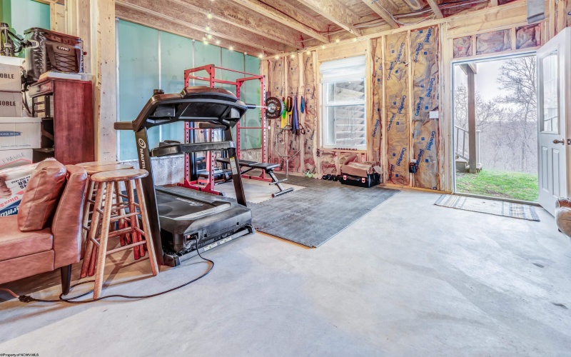131 Woodside Drive, Morgantown, West Virginia 26508, 3 Bedrooms Bedrooms, 7 Rooms Rooms,2 BathroomsBathrooms,Single Family Attached,For Sale,Woodside,10158893