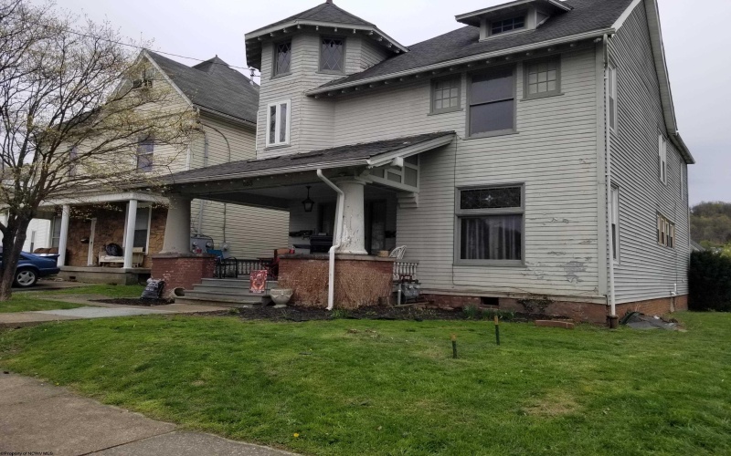 655/655 1/2 Mulberry Avenue, Clarksburg, West Virginia 26301, ,Multi-unit/income,For Sale,Mulberry,10158870