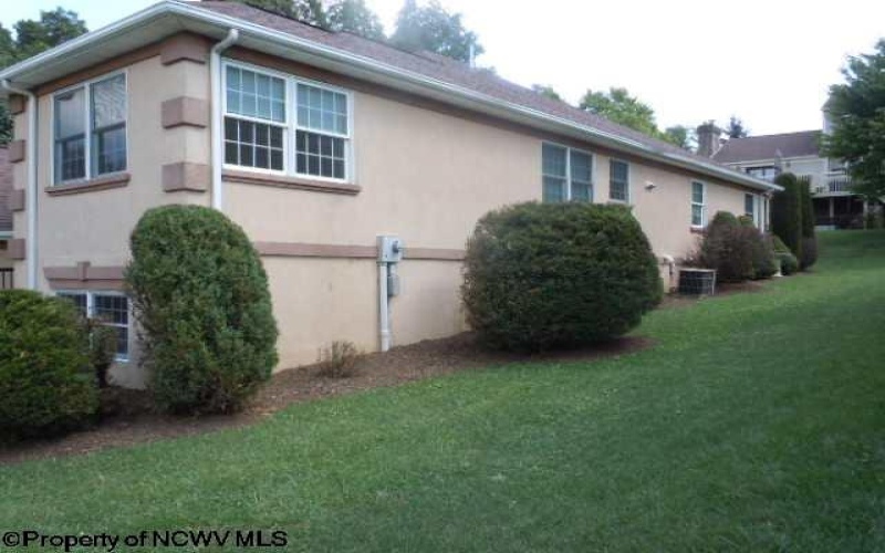 9 Brookside Place, Morgantown, West Virginia 26505, 3 Bedrooms Bedrooms, 6 Rooms Rooms,2 BathroomsBathrooms,Residential Rentals,For Rent,Brookside,10158875
