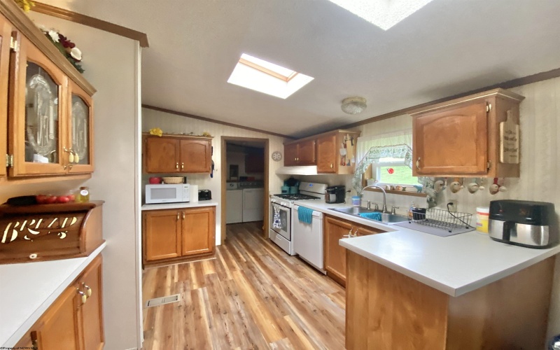 170 Rocky Ledge Road, Lost Creek, West Virginia 26385, 3 Bedrooms Bedrooms, 6 Rooms Rooms,2 BathroomsBathrooms,Single Family Detached,For Sale,Rocky Ledge,10158889