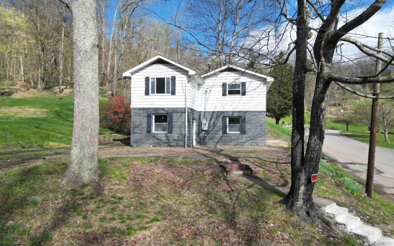 145 Winding Way, Clarksburg, West Virginia 26301, 4 Bedrooms Bedrooms, 7 Rooms Rooms,2 BathroomsBathrooms,Single Family Detached,For Sale,Winding,10158871