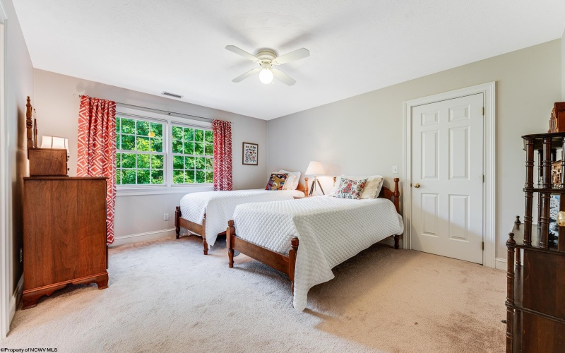 4009 Greystone Drive, Morgantown, West Virginia 26508, 5 Bedrooms Bedrooms, 10 Rooms Rooms,4 BathroomsBathrooms,Single Family Detached,For Sale,Greystone,10158886
