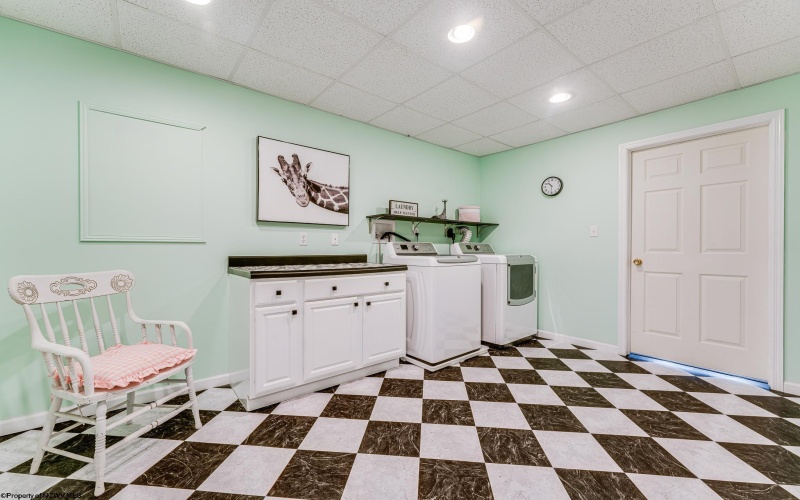 4009 Greystone Drive, Morgantown, West Virginia 26508, 5 Bedrooms Bedrooms, 10 Rooms Rooms,4 BathroomsBathrooms,Single Family Detached,For Sale,Greystone,10158886