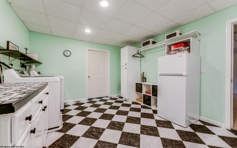 4009 Greystone Drive, Morgantown, West Virginia 26508, 5 Bedrooms Bedrooms, 10 Rooms Rooms,4 BathroomsBathrooms,Single Family Detached,For Sale,Greystone,10158886