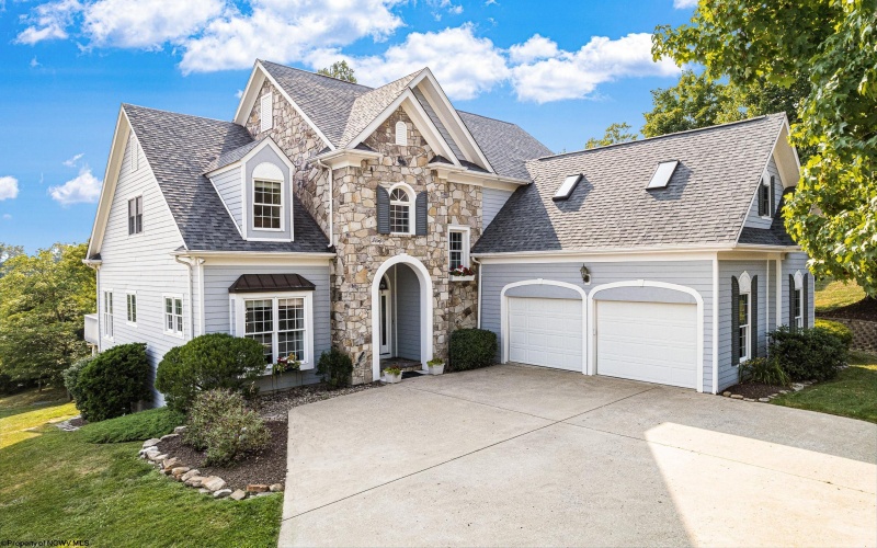 4009 Greystone Drive, Morgantown, West Virginia 26508, 5 Bedrooms Bedrooms, 10 Rooms Rooms,4 BathroomsBathrooms,Single Family Detached,For Sale,Greystone,10158886