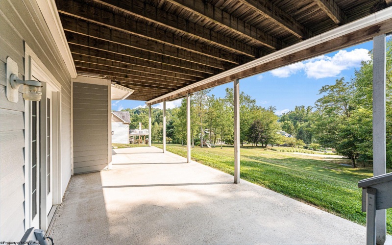 4009 Greystone Drive, Morgantown, West Virginia 26508, 5 Bedrooms Bedrooms, 10 Rooms Rooms,4 BathroomsBathrooms,Single Family Detached,For Sale,Greystone,10158886