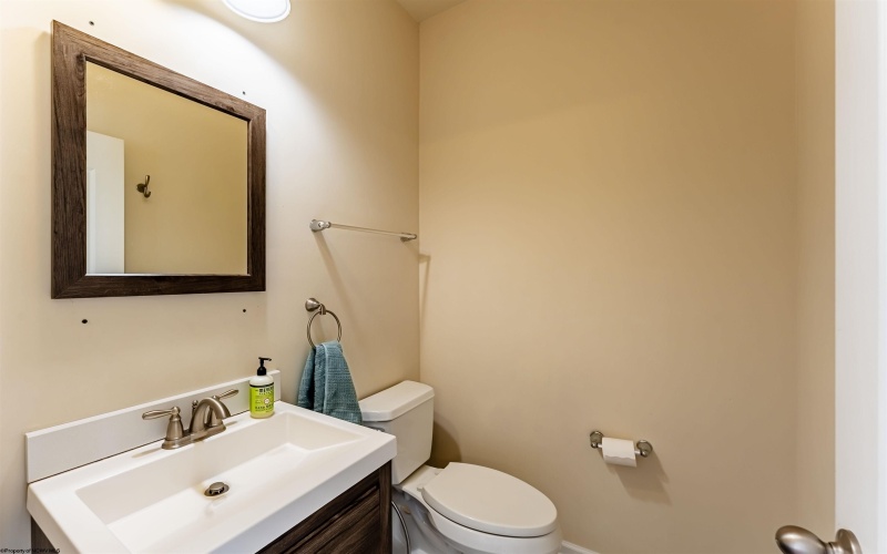 3901 Sun Way, Morgantown, West Virginia 26505, 4 Bedrooms Bedrooms, 7 Rooms Rooms,3 BathroomsBathrooms,Single Family Attached,For Sale,Sun,10158901