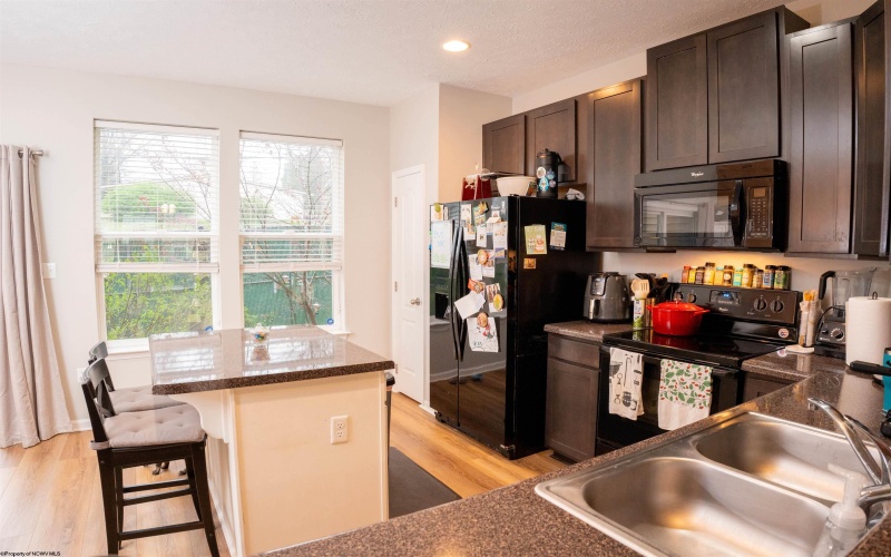 134 Woodside Drive, Morgantown, West Virginia 26508, 3 Bedrooms Bedrooms, 6 Rooms Rooms,2 BathroomsBathrooms,Single Family Attached,For Sale,Woodside,10158909