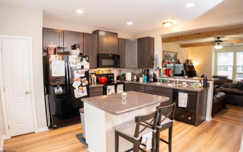 134 Woodside Drive, Morgantown, West Virginia 26508, 3 Bedrooms Bedrooms, 6 Rooms Rooms,2 BathroomsBathrooms,Single Family Attached,For Sale,Woodside,10158909