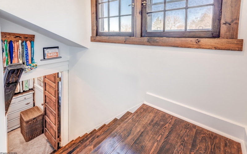 208 Jackson Avenue, Morgantown, West Virginia 26501, 3 Bedrooms Bedrooms, 8 Rooms Rooms,1 BathroomBathrooms,Single Family Detached,For Sale,Jackson,10158905