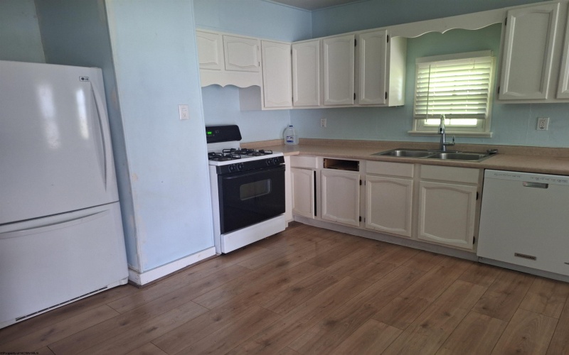 191 Valley Street, Salem, West Virginia 26426, 4 Bedrooms Bedrooms, 8 Rooms Rooms,2 BathroomsBathrooms,Single Family Detached,For Sale,Valley,10158918